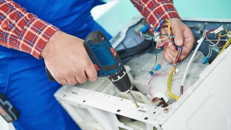 Akhisar Termodinamik Termodinamik çamaşır makinesi kart tamiri – Su almama arızası orijinal parça ile giderildi. - Teknik servis örneği